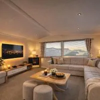 Cozy Family Caravan at Haven Kent Coast, hotel en Allhallows