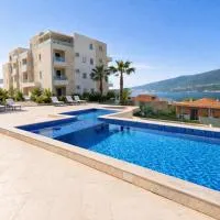Bella Vista Residence with private Free Parking, hotel din Baošići