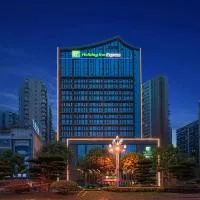 Holiday Inn Express Leshan City Square by IHG - High Speed Rail and Leshan Giant Buddha, hotell i Leshan