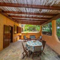 Exclusive retreat just a few meters from the sea, хотел в Стинтино