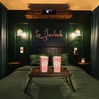 Le Sherlock - Cinéma privé & Enquête, отель в Роане