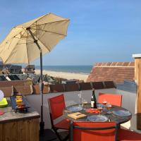 Le Beau Rivage Appartement avec rooftop priv&eacute; & acc&egrave;s direct plage, hotel a B&eacute;nerville-sur-Mer