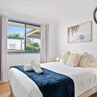 Luxe Double Room - Nearby Stations & Eateries - Shared Bathroom, хотел в Блектаун
