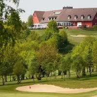 Béni golf club Clervaux hôtel & Restaurant, ξενοδοχείο σε Eselborn