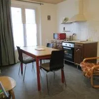 Gîte les Bois - 45 m2, hotelli kohteessa Orcival