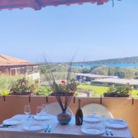 Panoramic apartment 6 beds In Marinella with veranda SEA VIEW, hotel din Golfo Aranci