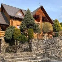 Приватна садиба Дикий Мед, hotel a Ploskoye