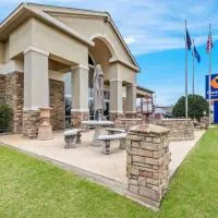 Comfort Inn & Suites Greenwood near University, hótel í Greenwood