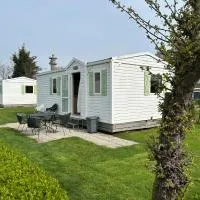 Mobilehome 5 Persons on Comfort Camping Scheldeoord, hotel din Baarland