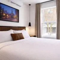 Room with a King-Size Bed Downtown Quebec，位于魁北克市的酒店