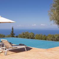 Villa Borsa Secluded Retreat with Sea Views Gym, hotel di Lefkada Town