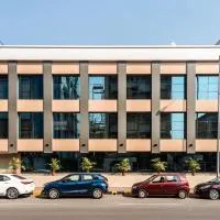 Capital O Hotel Konar Inn โรงแรมในTurambhe