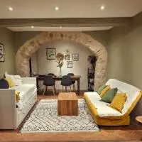 Charmant gîte en cœur de village, hotelli kohteessa Aniane
