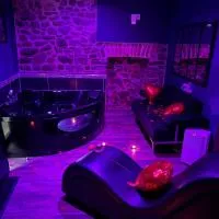 Spa love room, ξενοδοχείο σε Donges