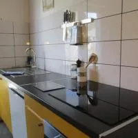 La Source - 85 m2 & terrasse privée, hotelli kohteessa Orcival