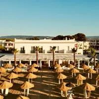Albergo Diomedee Rooms on the Beach, hotel sa Rodi Garganico