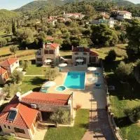 Evinos Garden, Hotel in Tríkorfon