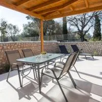 Sarah's just renovated 2-bedroom aparts in nature, hôtel à Trianta