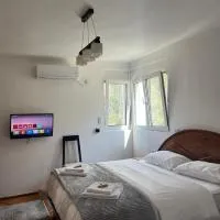 Apartament Qetesia, хотел в Çorovodë