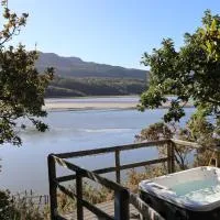 Snowdonia Shepherds Hut, Hot Tub & Sauna, hotel a Barmouth
