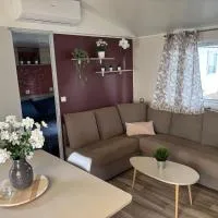 Mobilhome 379 camping 4 étoiles Siblu lattes, hotel u gradu Lattes