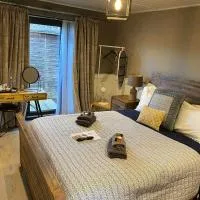 The Tower Arms Hotel, hotel in Iver