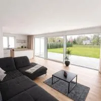 Moderne Wohnung am Flussufer, hotel en Herford