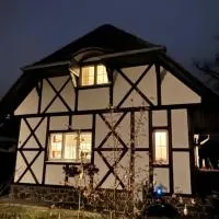 Cottage - Kleine alte Villa am See, hotel en Bestensee