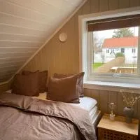Havbris apartment with sea view in Borhaug, Farsund, hotel en Borhaug