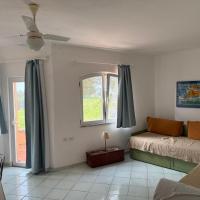 Casa Mirto, hotel u gradu Izola Rosa