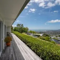 Hill Top Apartment 2 Bedroom with Sea and Hill Views, hotel v destinácii Richmond