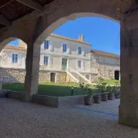 LE BRISSONNEAU 4 étoiles - Maison d'hôtes - Expérience Gourmande - Visite Truffe, מלון בSaint-Saturnin