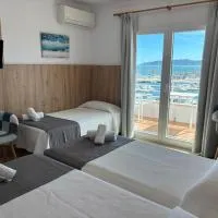 Hostal Santa Clara, hotel en L'Estartit