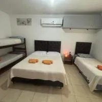 Tu casa en Ruta 34 - Wifi - Cochera -5 personas，Fernández的飯店