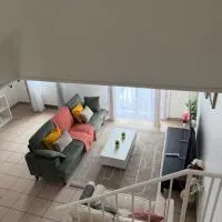 Maison familiale, hotel in Gonesse