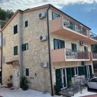 Villa Adriatic, hotel sa Omiš