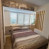 The Wood&Copper Cabin Retreat Private 1BR Ensuite, hotel en Greenhithe