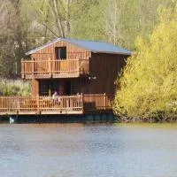 Cabanes flottantes et gîtes au fil de l'eau, hotel en Colleville