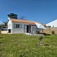 Maison neuve 3 étoiles proche de la mer, hôtel à La Brée-les-Bains