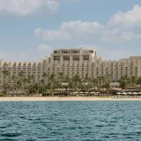 JA Beach Hotel, Dubai, отель в Дубае