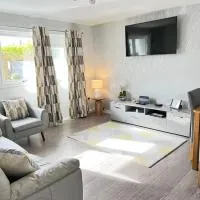 Bright, Airy, 2 Bedroom Apartment in Oban, hotel v mestu Oban