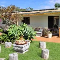 Clifton Cottage by Experience Jervis Bay, hotel sa Sanctuary Point