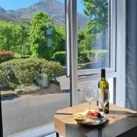 Apartment - Sleeps 3 - Westport Free Parking, hotel v mestu Murrisk