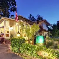 Saratoga Oaks Lodge, hotel di Saratoga