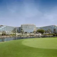 JA Lake View Hotel, Dubai, отель в Дубае