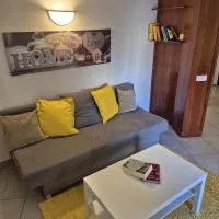 APT6 apartament amb ascensor al centre de Vic , ideal parelles APTGARBI: Vic şehrinde bir otel