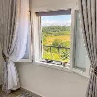 B&B La Petite Maison soggiorno con vista, hotel i Usigliano