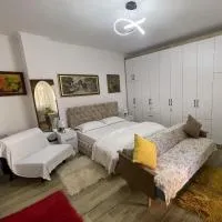 Cozy Riverside Apartment, хотел в Këlcyrë
