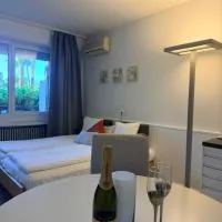 Holiday on The Lake Lugano 2, hotel v destinaci Bissone