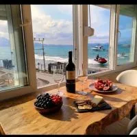AFİFE Apart, Kusadasi,Denize ve Plaja Sıfır, хотел в Кушадасъ